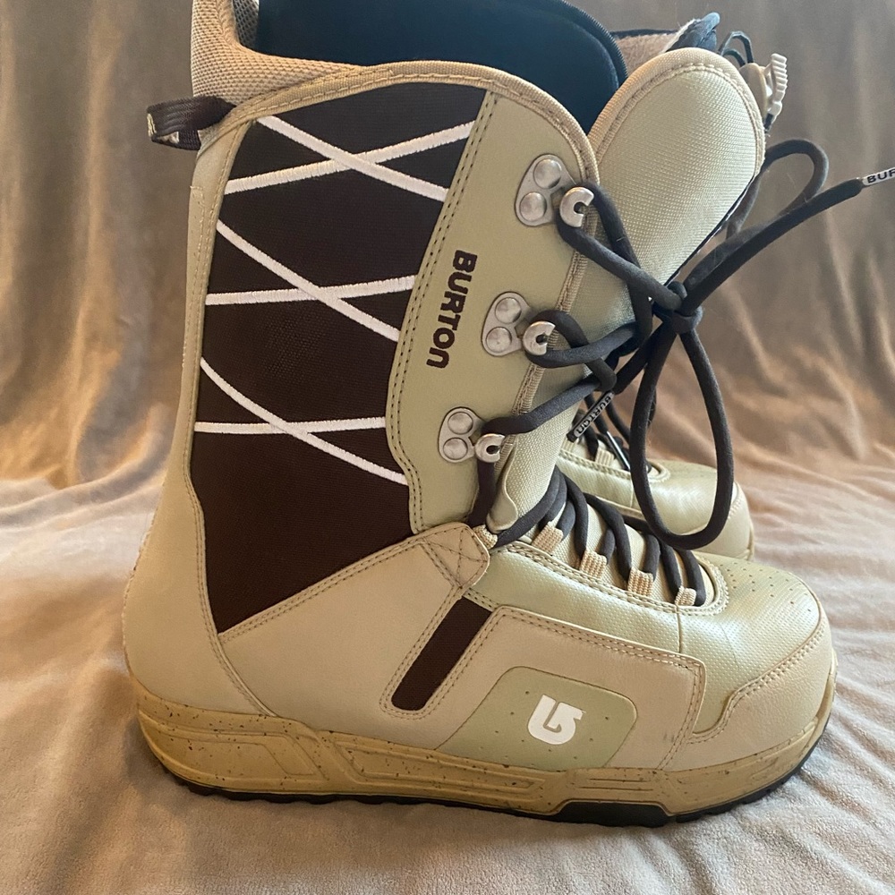Burton Snowboard Boots Men’s size 9.5